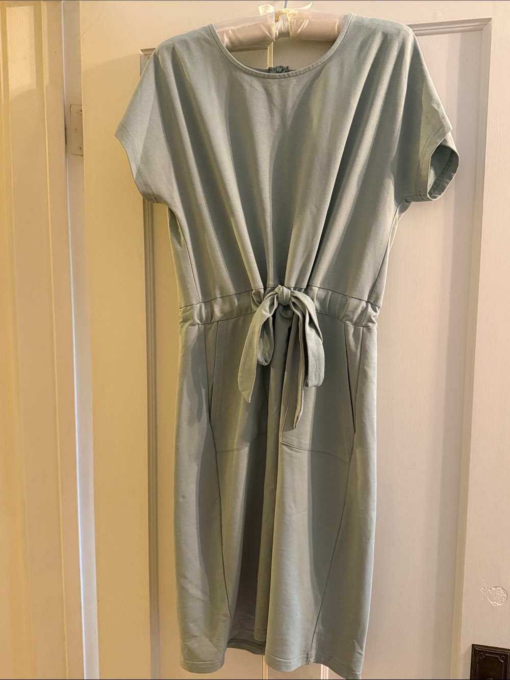Piper & Scoot sage green short sleeve dress with pockets size Medium